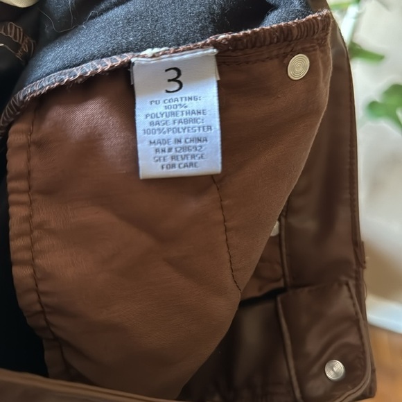 Madden NYC Coated Faux Leather Pants Size 3 - Picture 5 of 5